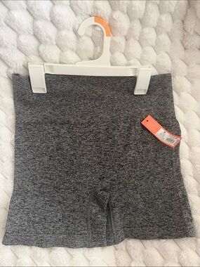 Colsie Gray Ribbed Bike Shorts